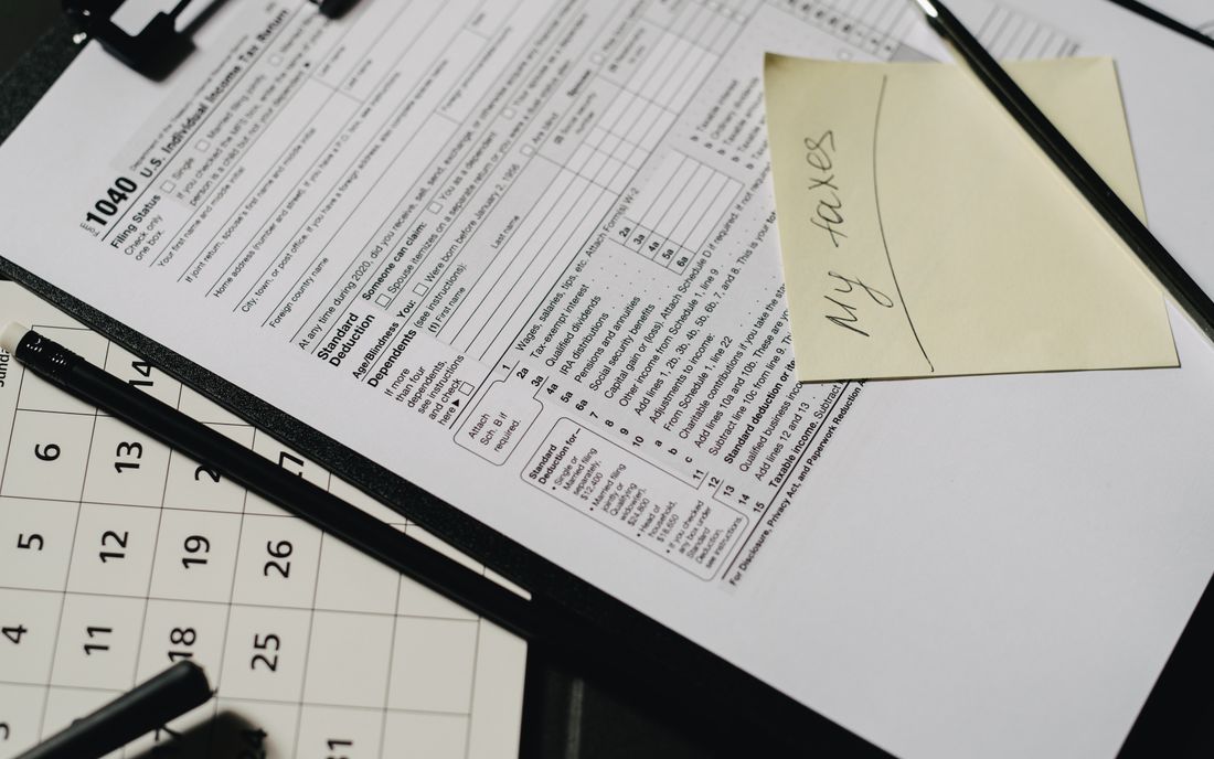 Inventur-Glossar: Deutsch, Russisch, Usbekisch in einer Tabelle